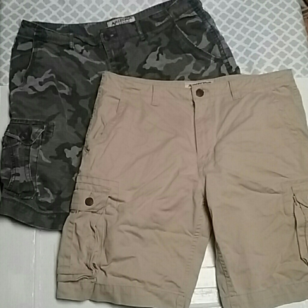 2 pairs of Arizona cargo shorts